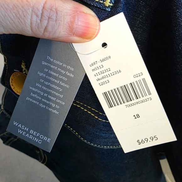 Lane Bryant Signature Fit Denim Midi Short size 18 - Picture 4 of 5